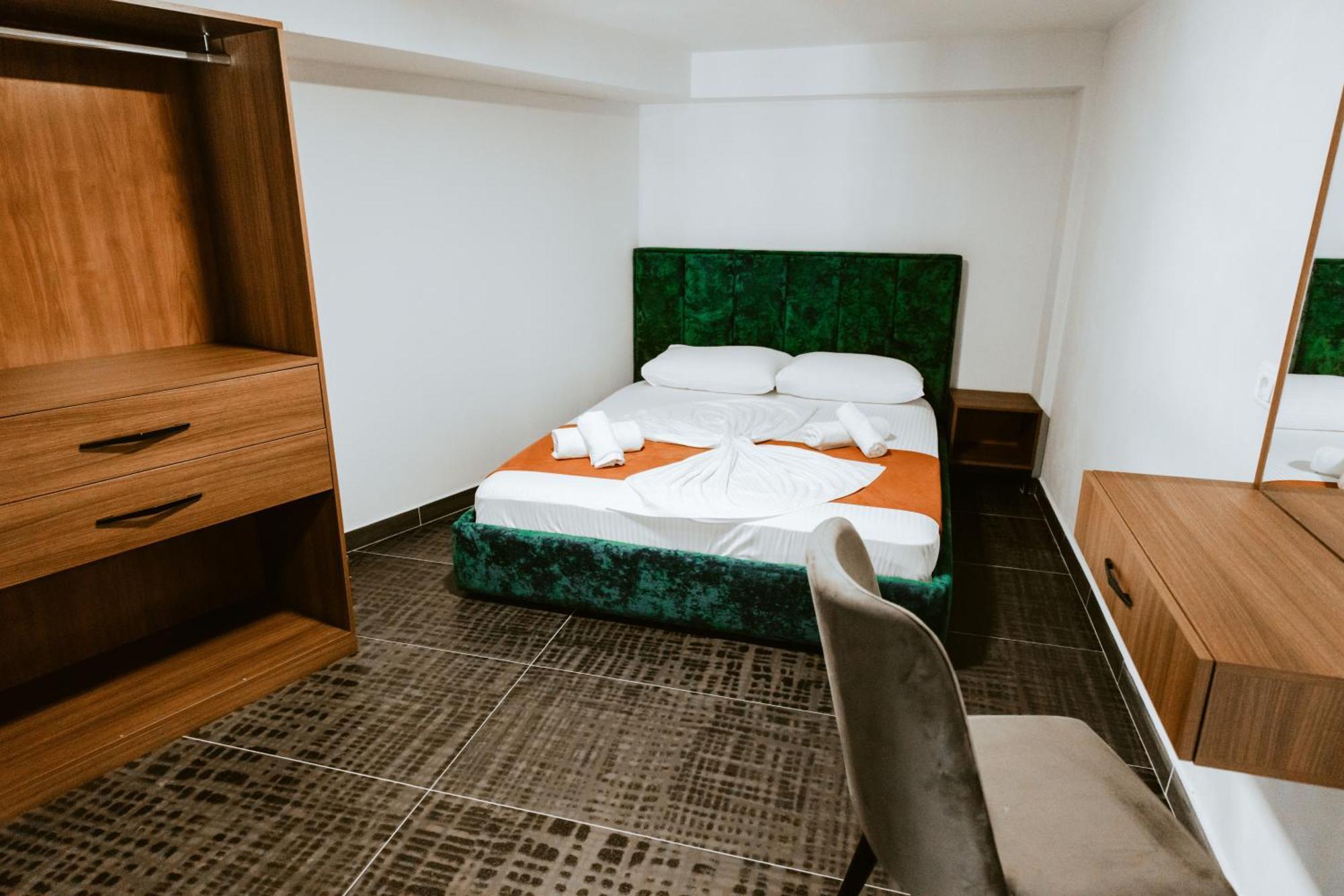 Andor Luxury Hotel & Duplex Kryemëdhej Εξωτερικό φωτογραφία